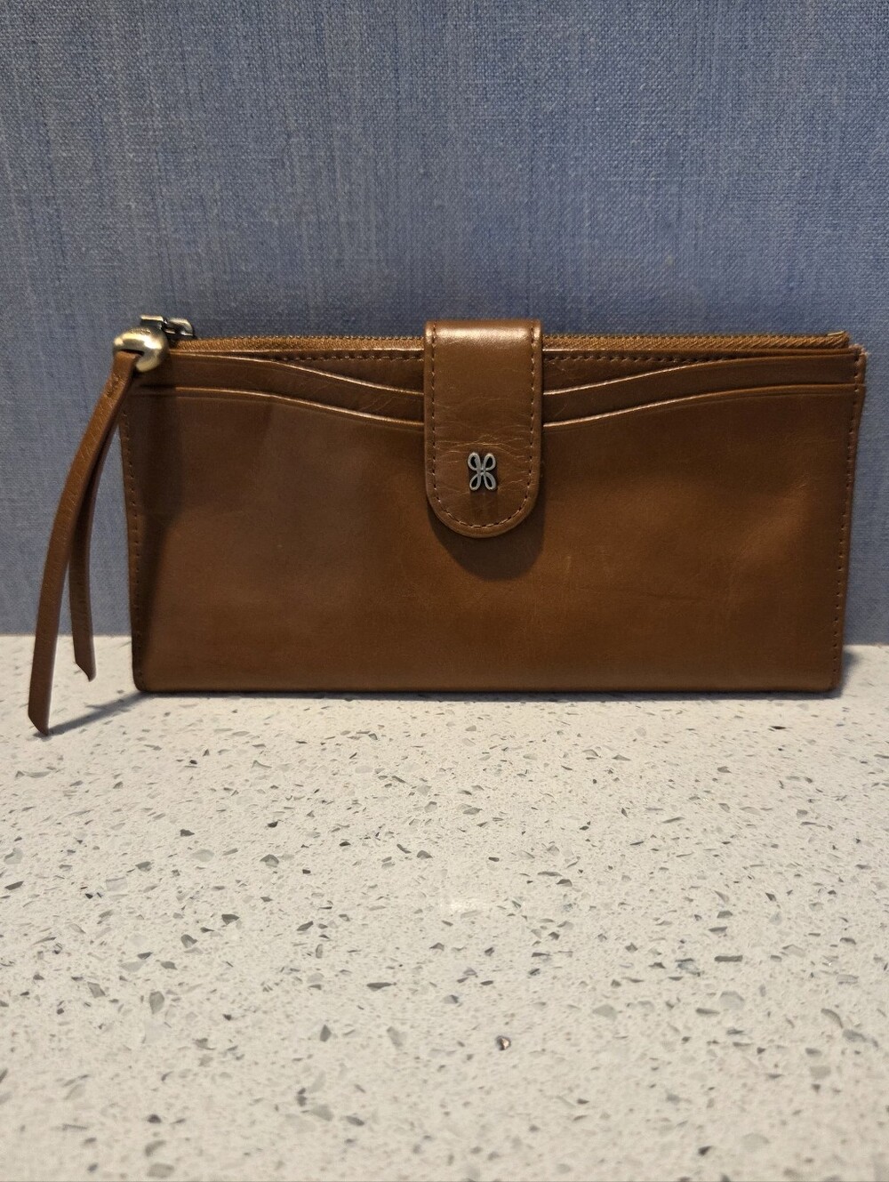 Hobo Dunn Continential Wallet In Colour Truffle
